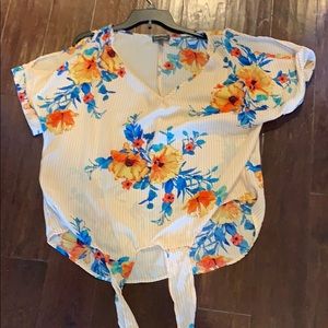 Short sleeve tie top